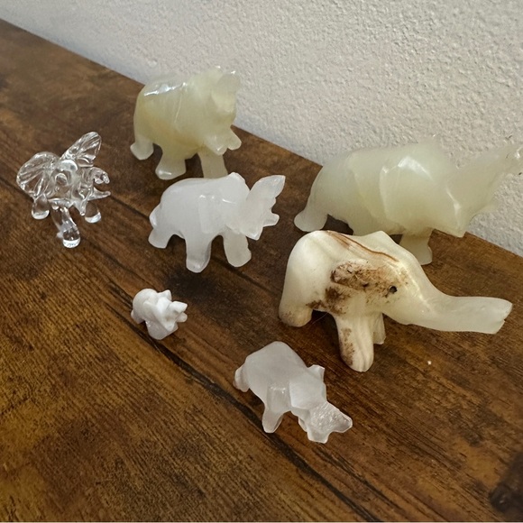 Vintage Natural Onyx Hand Carved Elephant Figures. Cream white home decor 8 lots - Picture 2 of 9